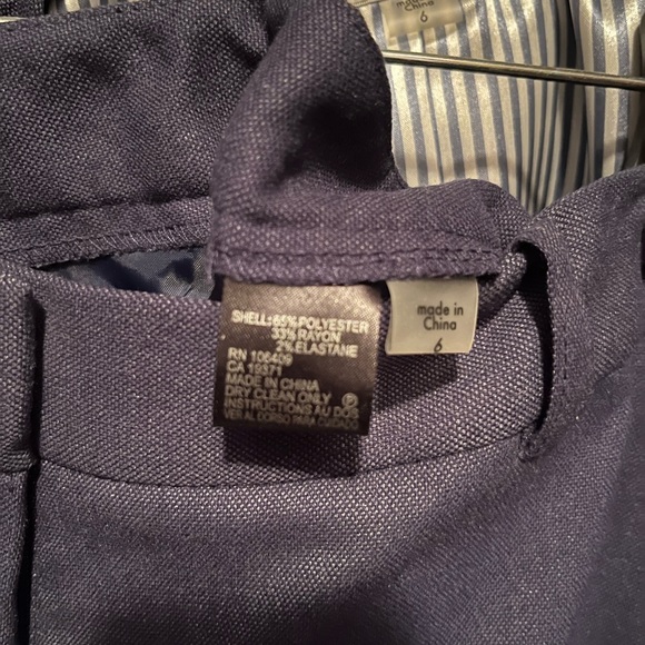 Tahari suit pant suit size 6, dark blue - Picture 2 of 2